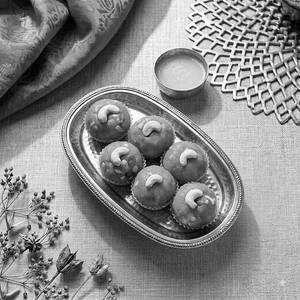 Besan Laddu [Ghee]