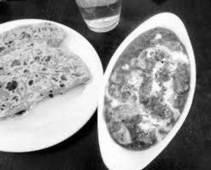 1 Cheese Naan with Veg Gravy