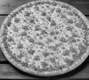 Cheese tomato pizza with pepsi