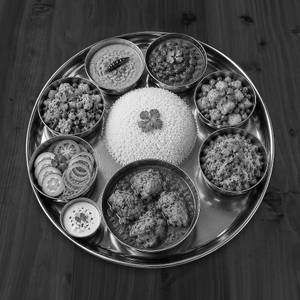 Chicken Thali (Chicken,Rice,Dal 3-4 type of sabji ,Salad , aachar,papad ,and more?