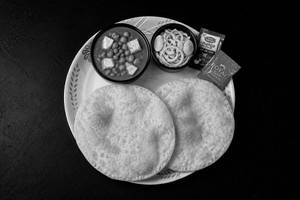Paneer Chole [250 Ml] With 2 Bhature