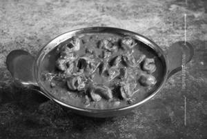 Matar Mushroom Masala