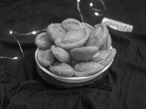 Khoya Gujiya