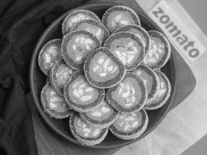 Kaju Anjeer Roll