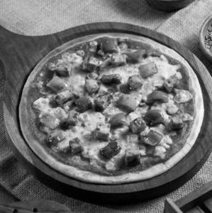 Smokey Paneer Pizza
