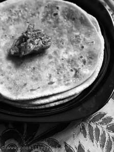 Paneer Paratha [1 Pcs] With Pickle