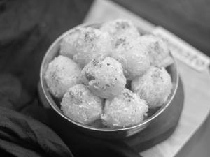 Nariyal Laddu