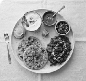 Aloo Garlic Paratha With Tawa Chaap Masala