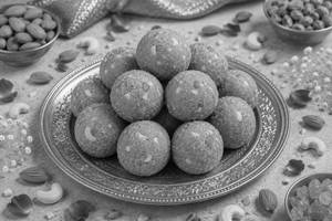 Atta Laddu Desi Ghee (900 Grams)