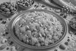 Moong Dal Halwa Desi Ghee (900 Gms)