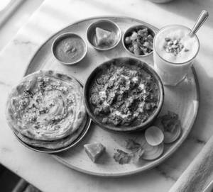 Garlic Lachha Paratha With Veg Kolhapuri