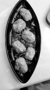 Chicken Cheese Momos (6 Pcs)