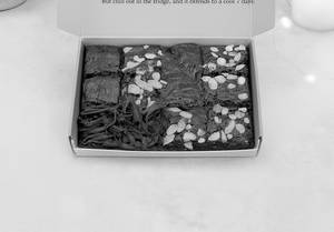 Eggless Assorted Brownie Box (12pcs)