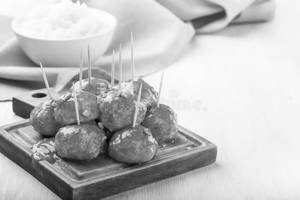 Chicken Meat Balls (4pcs)