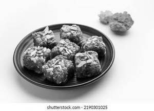 Dates Dhoda Burfi