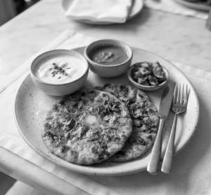 Aloo Methi Paratha