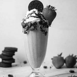 Strawberry Oreo Shake