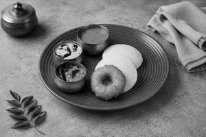Idli Vada