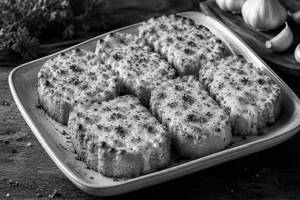 Cheese garlic bread