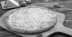 Double Cheese Margherita Pizza