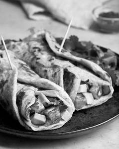 Egg paneer roll