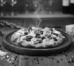 Famous Five Pizza