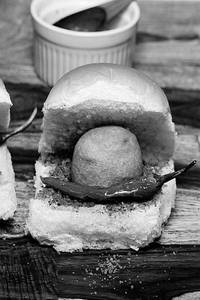 Tapri Style Vada Pav