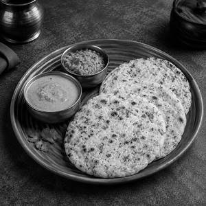 Akki Rotti With Curry