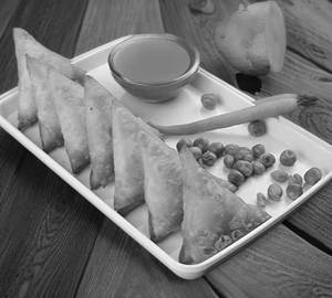 Aloo Matar Samosa