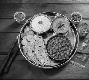 Reguler Chola Masala Thali 