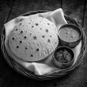 Wheat Phulka With Curry