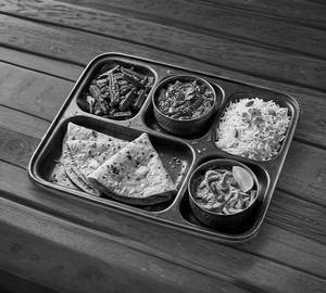 Bhindi bharta thali