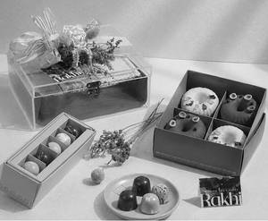 The Festive Acrylic Box