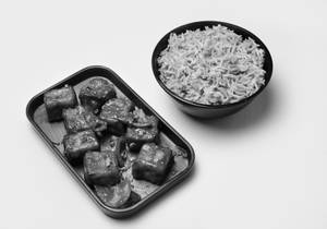 Veg Burnt Garlic Fried Rice With Chilly Paneer (650 Ml)