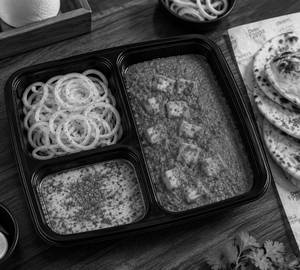 Matar Paneer (250Gm) + Roti (4Pieces)