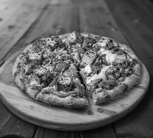 Indie Tandoori Paneer Pizza