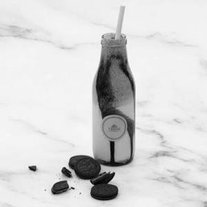 Vanilla Oreo Shake