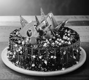 Eggless Chocolate Loaded Cake