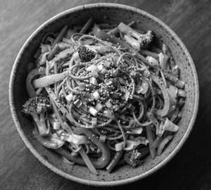 Wok-Tossed Mixed Vegetable Whole Wheat Noodles (Zero Maida)