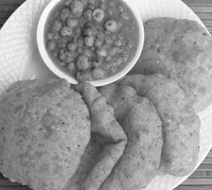 Puri With Potato Curry (Serves One)