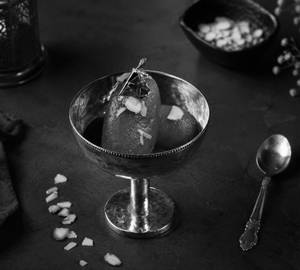 Hot Gulab Jamun [2 Pieces]