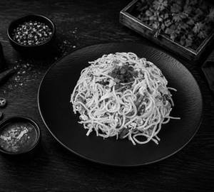 Egg hakka noodles