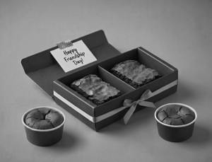 Friends & Fudge Box [2 Brownies + 2 Choco Lava]