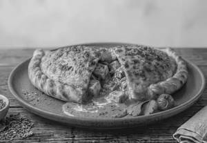 Makhani Calzone