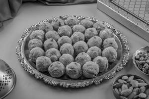 Besan Laddu