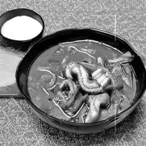 Rad Na Mee Krob Squid