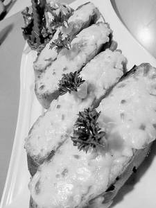 Goat Cheese Garlic Bread