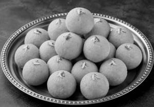 Besan Laddu