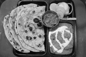 Paneer Butter Masala With 2 Tandoori Roti