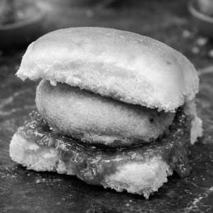 Schezwan Vadapav